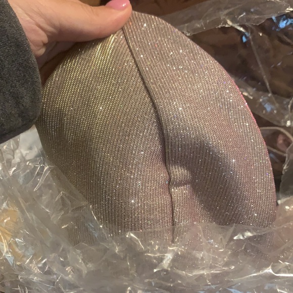 Metallic Plunge Neck Pleated
IEENA FOR MAC DUGGAL - Picture 10 of 13